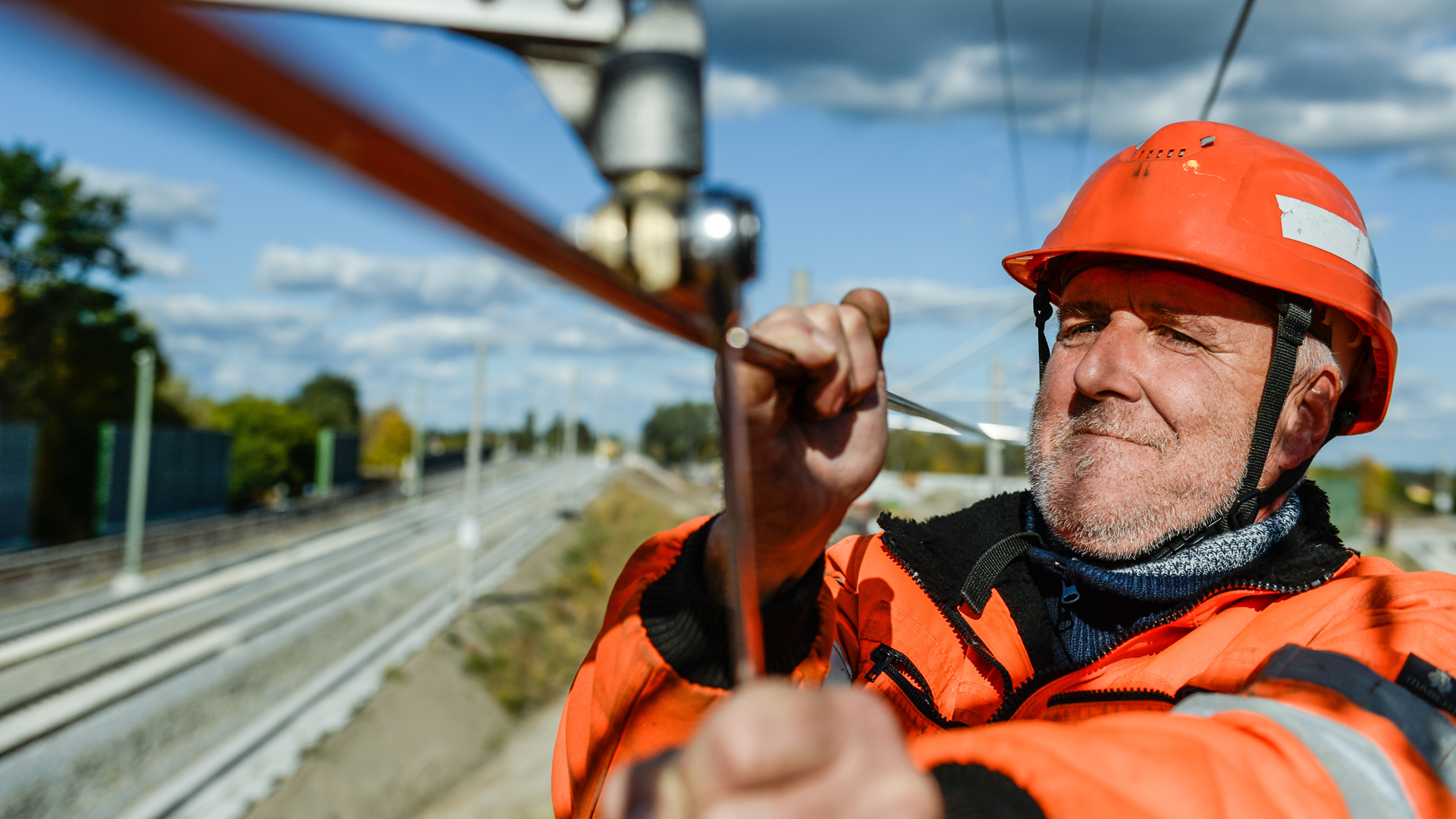 Verbände dringen auf schnellere Elektrifizierung der Bahn DVZ