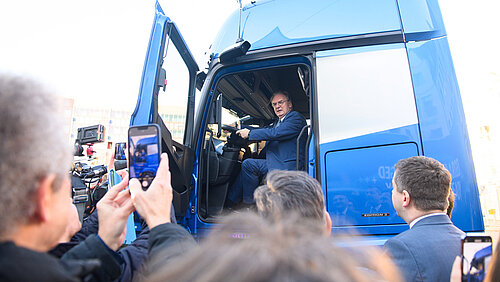 Daimler Truck Baut Globales Teilezentrum In Sachsen-Anhalt - DVZ