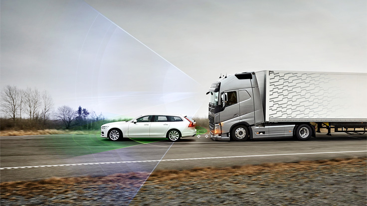 Der Notbremsassistent von Volvo bringt die Trucks innerhalb von 40 m zum Stillstand. (Foto: Volvo Trucks)