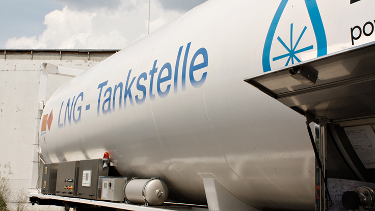 Bisher stehen für LNG nur mobile Tankstellen zur Verfügung. (Foto: Bennühr)